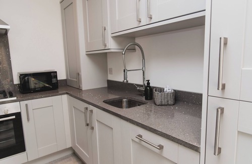 Dunstan House | Beautiful seaside home, sea 400m, pub and coastal path. Sleeps 8. Pet friendly!