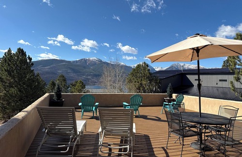 Twin Lakes House | Beautiful Serene Log-Adobe House Overlooking Twin Lakes - New Trex Deck!