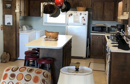 Ocean Isle Beach House | Beautiful setting on the Intracoastal Waterway! Sleeps 6