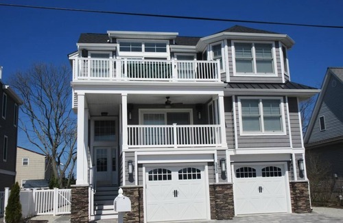 Ship Bottom House | Beautiful single family in Surf City with Elevator