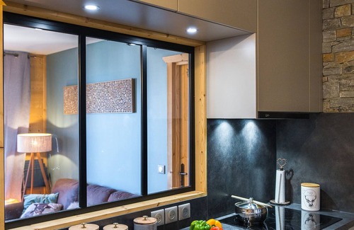 La Toussuire Apartment | Beautiful ski-in/ski-out apartment with balcony and covered parking