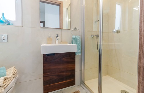 Bugibba Apartment | Beautiful Spacious and Bright 3 Bedroom 2 Bathroom Apartment 12