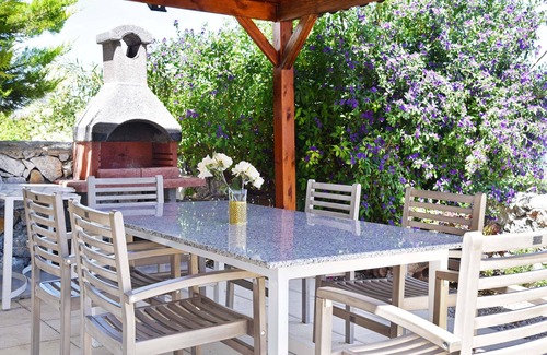 Karsiyaka Villa | Beautiful Spacious Luxury Villa Stunning Mountain & Sea Views,Wifi, Private pool