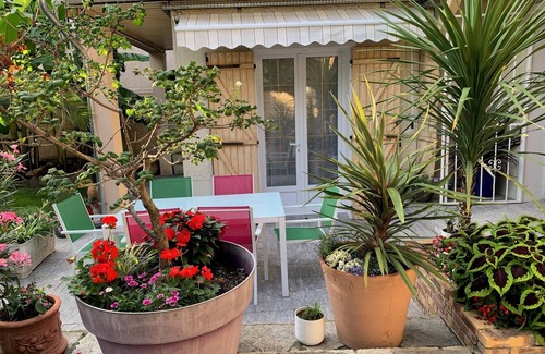 Sevran House | Beautiful, spacious property in an exotic setting.