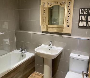 Stamford House | Beautiful Stamford Townhouse with River Views