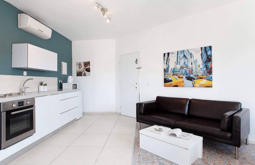 Jaffa Apartment | Beautiful Studio in Flea Market By Holiday Rentals
