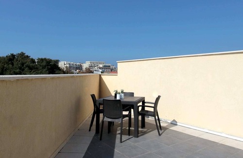 Jaffa Apartment | Beautiful Studio in Flea Market By Holiday Rentals