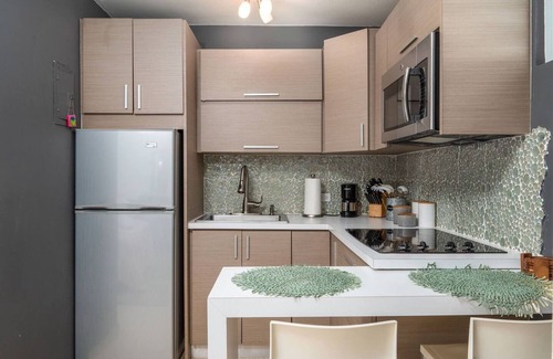 San Juan Apartment | Beautiful Studio in The Heart of Isla Verde