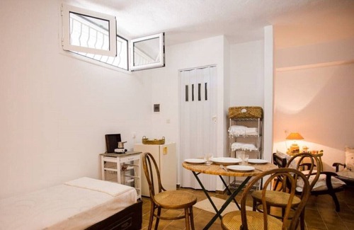 Afytos Apartment | Beautiful studio inside a complex next to the sea!