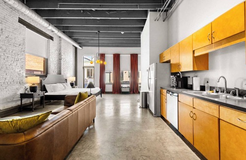 Downtown Louisville Apartment | Beautiful Studio & Outdoor Terrace on Whiskey Row