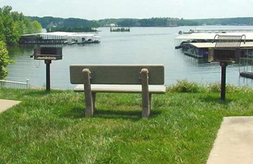 Lake Ozark Apartment | Beautiful studio unit at resort, sleeps 2