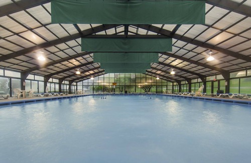 Sheridan Apartment | Beautiful studio unit at resort, sleeps 2