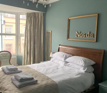 Tenby House | Beautiful Tenby House, pets allowed