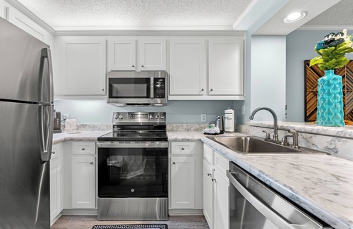 Myrtle Beach Condo | Beautiful tennis villa in a private community + Free Attraction Tickets!