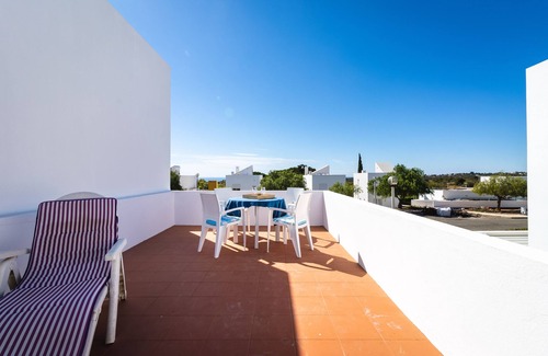 Alporchinhos House | Beautiful terraced house " Casa Branca " with pool and sea view