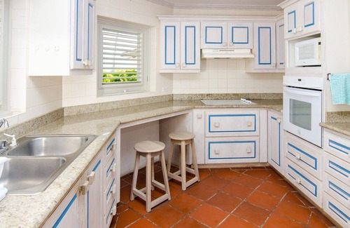 Harrismith House | Beautiful Three Bedroom House Overlooking The Deep Blue Sea