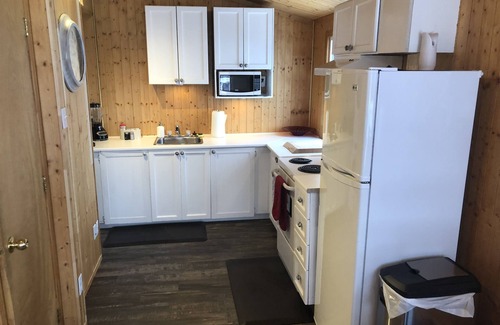 Mansfield-et-Pontefract Ski Chalet | Beautiful Tiny House with all amenities