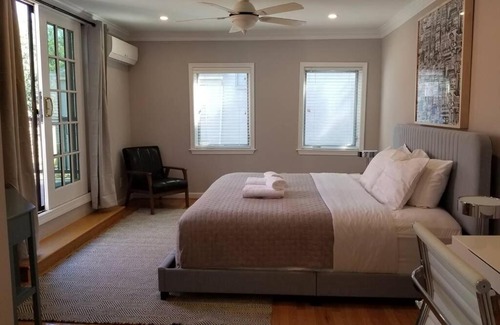 Fitler Square House | Beautiful Townhouse With Patio, Deck & Gated Yard