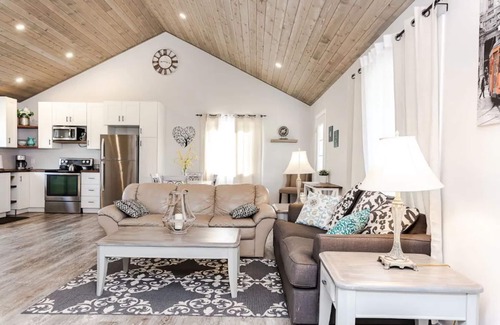 Saint Malo Cabin | Beautiful Tranquil Stay Near the Water - Cabin 11