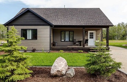 Saint Malo Cabin | Beautiful Tranquil Stay Near the Water - Cabin 11