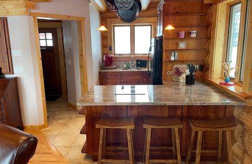 Tetonia Cabin | Beautiful upscale retreat for travelers who value beauty and seclusion.