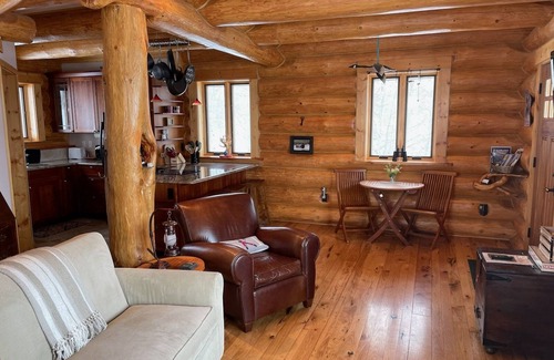Tetonia Cabin | Beautiful upscale retreat for travelers who value beauty and seclusion.
