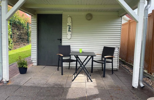 Dornum Apartment | Beautiful vacation apartment on the North Sea coast with dog wifi and garden