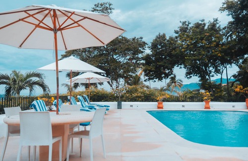 Acapulco House | Beautiful Villa with Pool and Bay Views in Acapulco