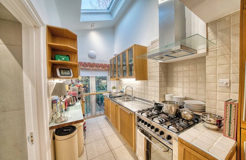 Wood Street Apartment | Beautiful Victorian Maisonette in Waltham Forest East London