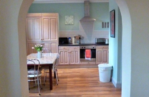 Breedon on the Hill House | Beautiful villa for 4 guests with WIFI, TV and pets allowed