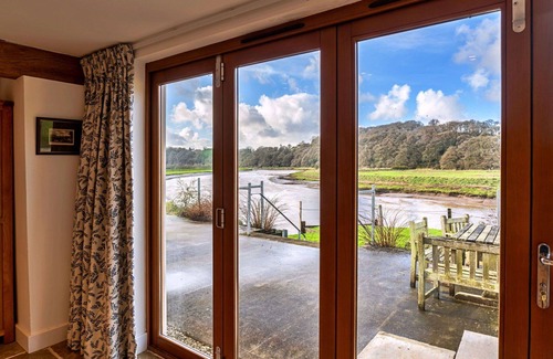 Westleigh House | Beautiful villa for 8 people with WIFI and terrace