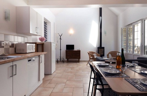 Le Mesnil-Patry House | Beautiful villa for 5 guests with WIFI, TV and terrace