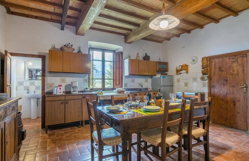 Radda in Chianti Villa | Beautiful villa for 6 guests with WIFI, TV, terrace, pets allowed and panoramic view