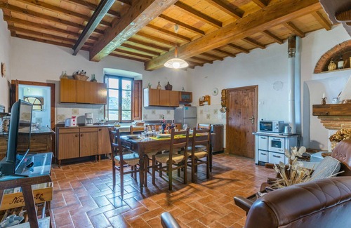 Radda in Chianti Villa | Beautiful villa for 6 guests with WIFI, TV, terrace, pets allowed and panoramic view