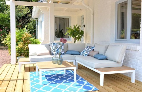 Hastiere Villa | Beautiful villa at the river front