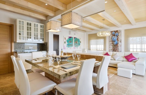 Ibiza Town Villa | Beautiful villa close to the beach and Ibiza for families and friends
