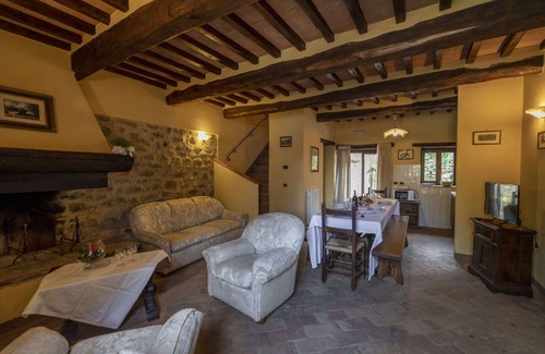 Pieve di Chio House | Beautiful villa for 10 people with WIFI, private pool, TV, patio and pets allowed