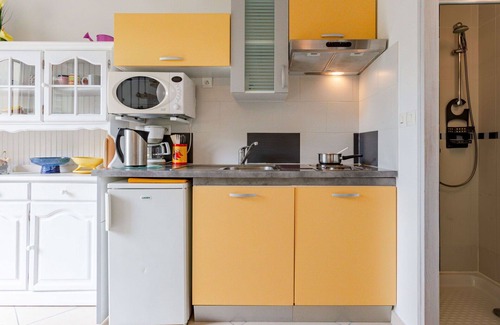 Surville House | Beautiful villa for 2 guests with TV and terrace