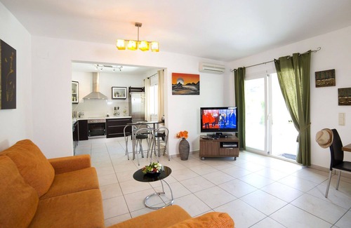 Empedrola House | Beautiful villa for 6 guests with A/C, WIFI, pool, TV and patio
