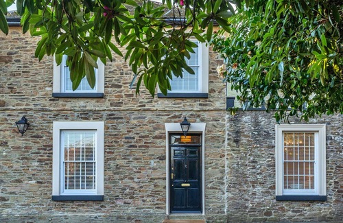 Gweek House | Beautiful villa for 7 guests with hot tub, WIFI