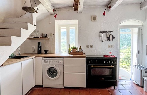 Borgomaro House | Beautiful villa for 6 people with terrace