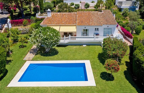 Urbanizacion el Rosario Villa | Beautiful Villa In El Rosario, Marbella With Private Pool & South Facing Garden