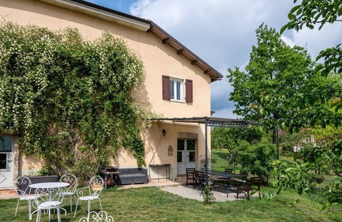 Alfiano Natta House | Beautiful villa for 6 people with WIFI, hot tub, patio, pets allowed and parking