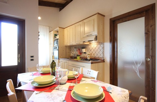 Laureana Cilento Apartment | Beautiful villa surrounded by a large garden