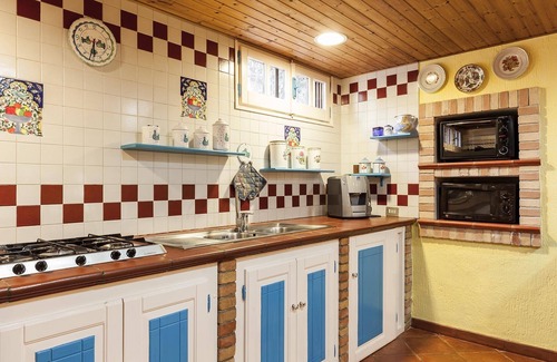 Solanas Villa | Beautiful villa, private garden, WIFI, air conditioning!🌺