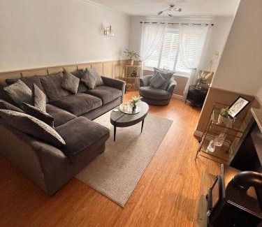 Shustoke House | Beautiful Village Home