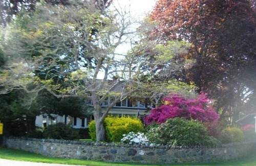 Shoreby Hill House | Beautiful Village Residence Reserve 2026 Spring & Summer Dates