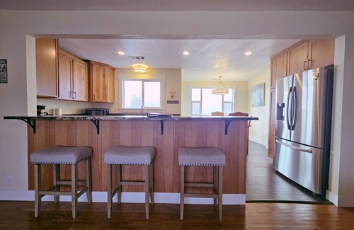 Medford House | Beautiful Vineyard Villa surrounded by mountains