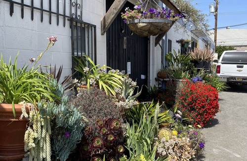 Gardena Apartment | BEAUTIFUL WAREHOUSE SPACE W/OFFICE