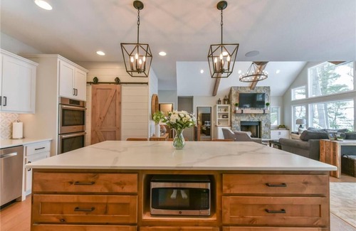 Brainerd House | Beautiful waterfront lake home on Round Lake - connected to Gull Lake Chain!